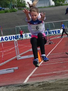 Emilie Lunde (12) vinner tresteg
